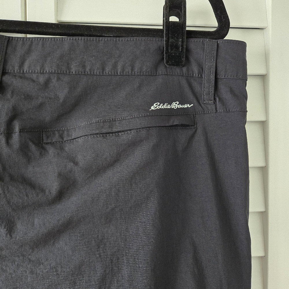 Eddie Bauer Guide Pro Shorts Men's Black Zip Cargo Pocket Nylon Stretch Size 38 - Picture 8 of 13